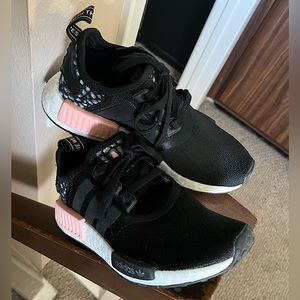 adidas NMD_R1 SHOES